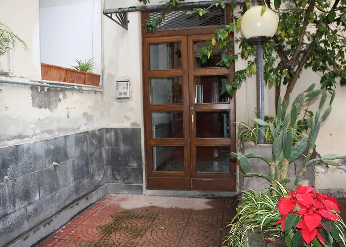 Tra L'Etna E Il Mare B&B